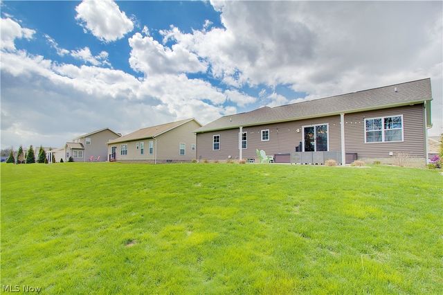 2594 Carlton Street NW, North Canton, OH 44720