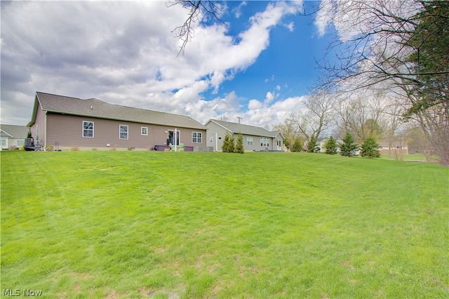 2594 Carlton Street NW, North Canton, OH 44720