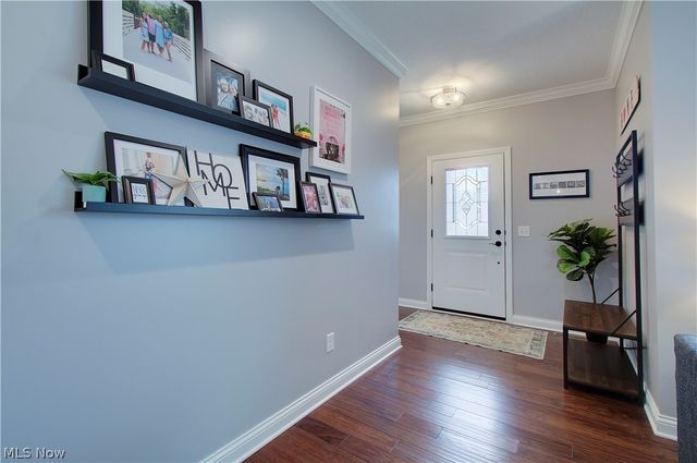 2594 Carlton Street NW, North Canton, OH 44720