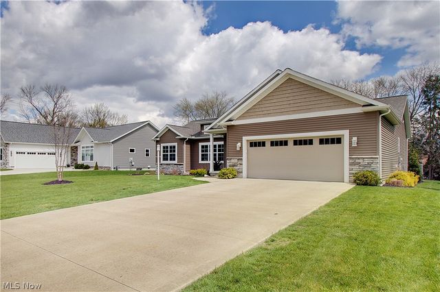 2594 Carlton Street NW, North Canton, OH 44720