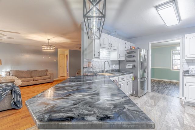 806 W Mueller St, Paragould, AR 72450