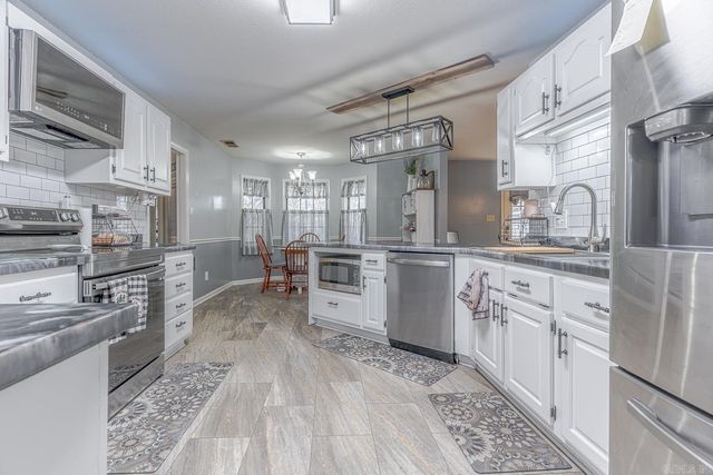 806 W Mueller St, Paragould, AR 72450