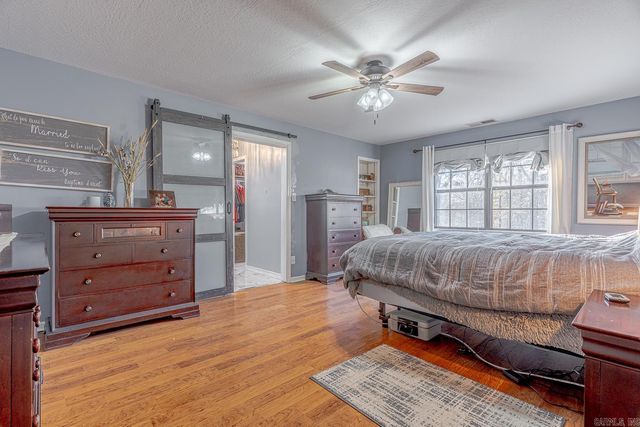 806 W Mueller St, Paragould, AR 72450