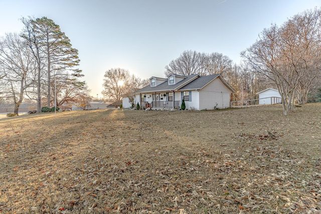 806 W Mueller St, Paragould, AR 72450