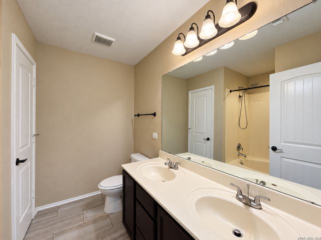 10802 Denae Drive, Live Oak, TX 78233