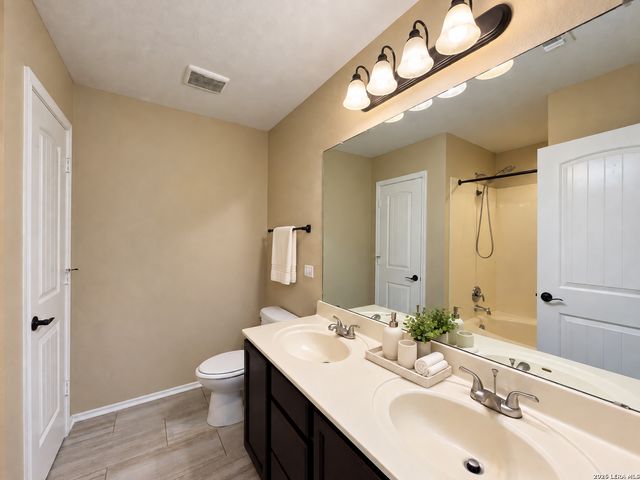 10802 Denae Drive, Live Oak, TX 78233