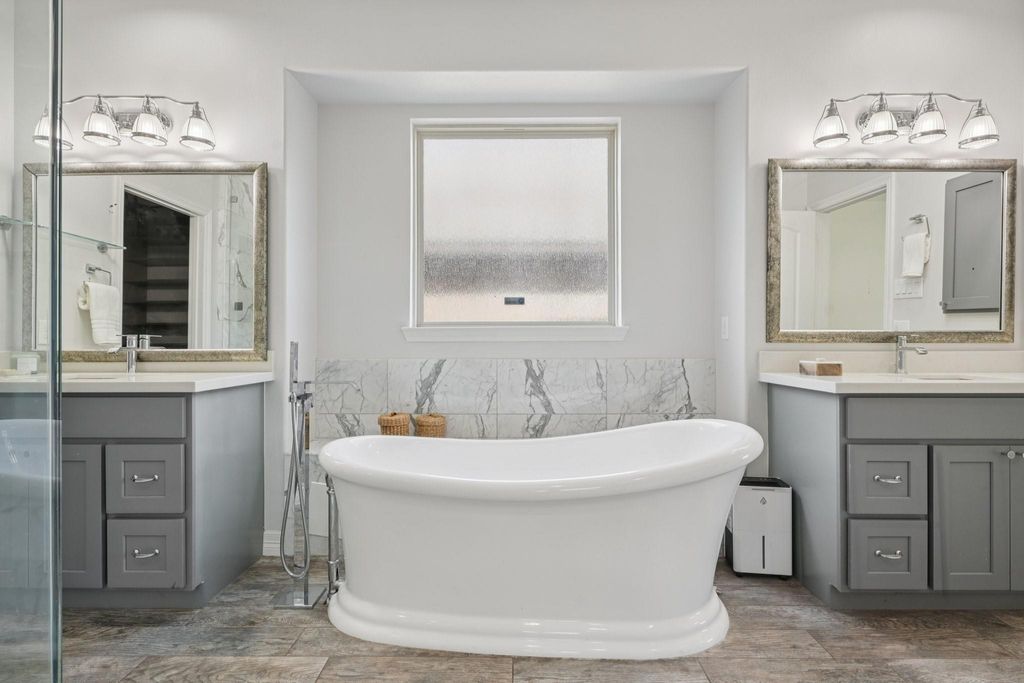 2111 Catamaran Cove Drive, Pearland, TX 77584