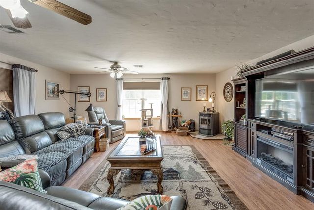 334486 E Highway 62, Mcloud, OK 74851