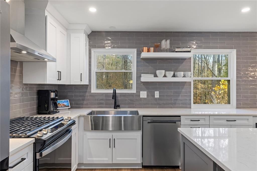 Image 10 of property listing at 104 Birch Rill Drive, Alpharetta, GA 30022