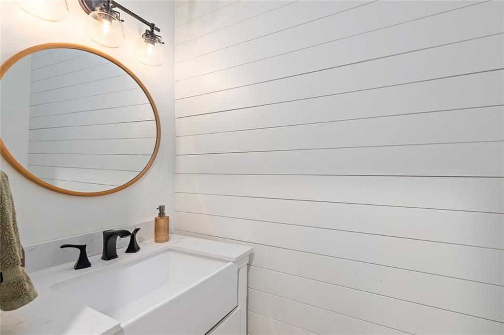 Image 17 of property listing at 104 Birch Rill Drive, Alpharetta, GA 30022