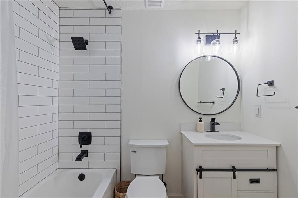 Image 21 of property listing at 104 Birch Rill Drive, Alpharetta, GA 30022