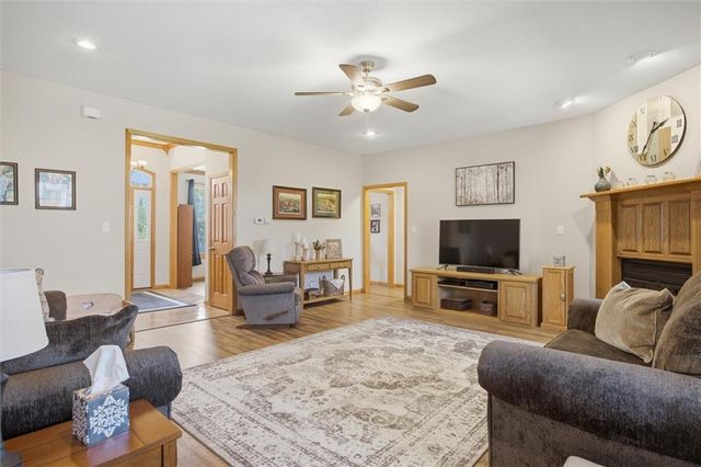 16264 Nicole Lane, Leavenworth, KS 66048