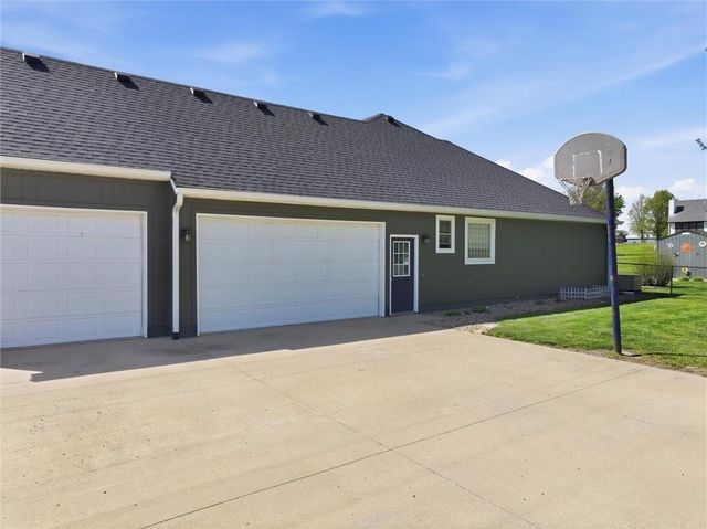 16264 Nicole Lane, Leavenworth, KS 66048