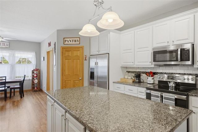 16264 Nicole Lane, Leavenworth, KS 66048