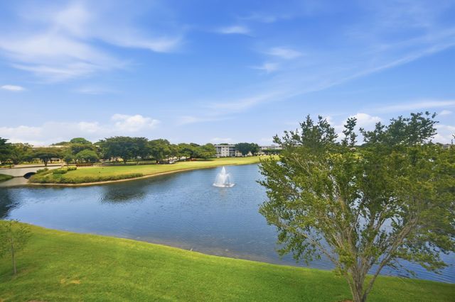 3204 Portofino Point B4, Coconut Creek, FL 33066
