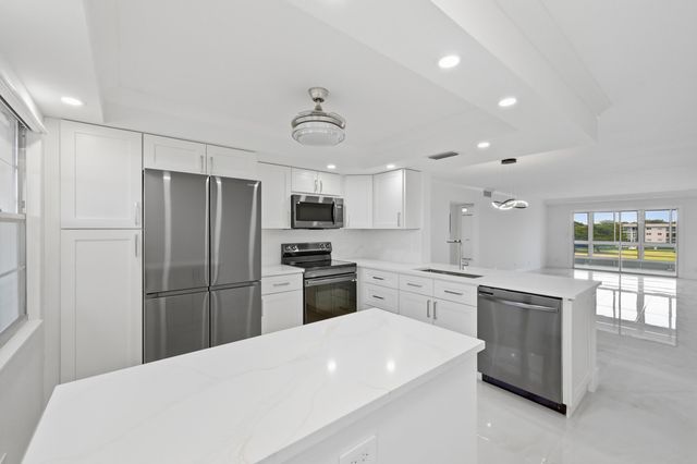 3204 Portofino Point B4, Coconut Creek, FL 33066