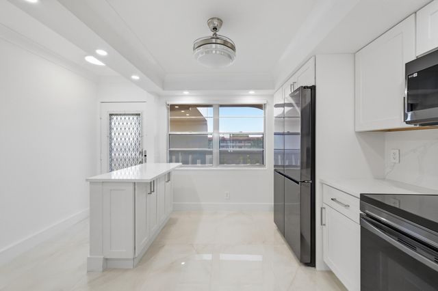 3204 Portofino Point B4, Coconut Creek, FL 33066
