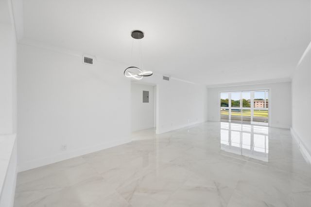 3204 Portofino Point B4, Coconut Creek, FL 33066