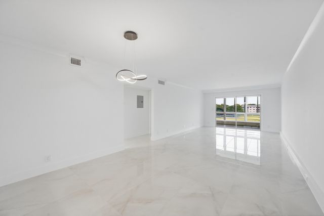 3204 Portofino Point B4, Coconut Creek, FL 33066