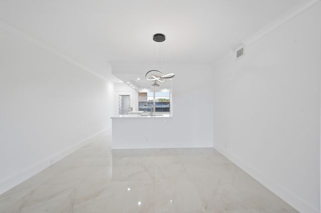 3204 Portofino Point B4, Coconut Creek, FL 33066