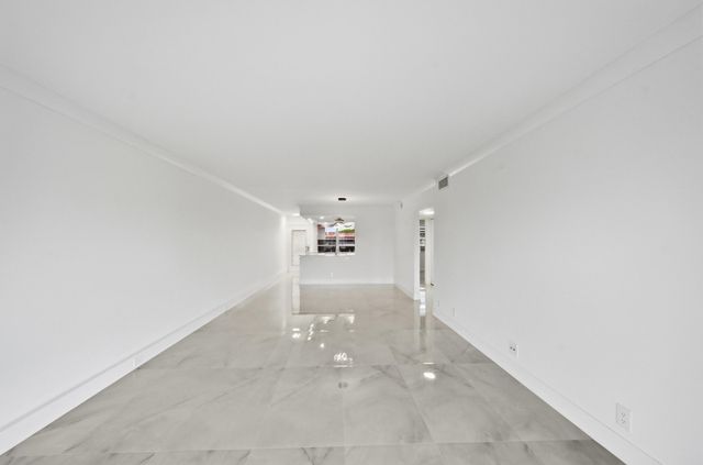 3204 Portofino Point B4, Coconut Creek, FL 33066