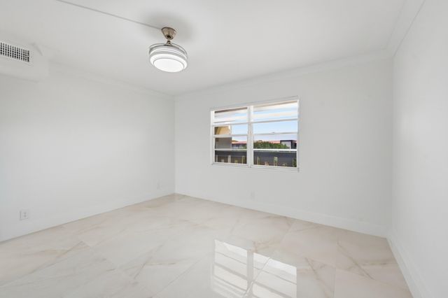 3204 Portofino Point B4, Coconut Creek, FL 33066