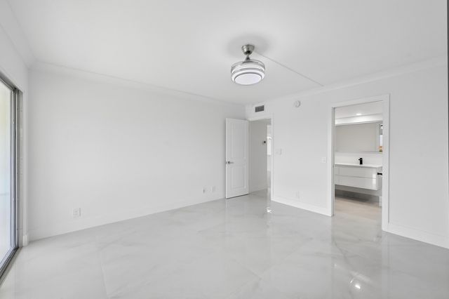 3204 Portofino Point B4, Coconut Creek, FL 33066