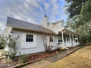 9301 Blueberry Drive, Ocean Springs, MS 39564