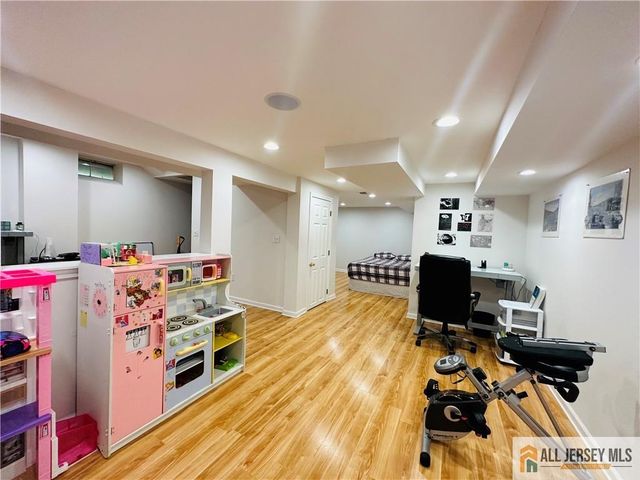34 Cotoneaster Court, South Brunswick, NJ 08852