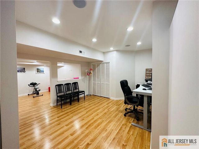 34 Cotoneaster Court, South Brunswick, NJ 08852