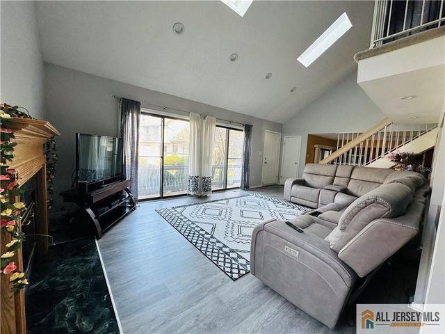 34 Cotoneaster Court, South Brunswick, NJ 08852