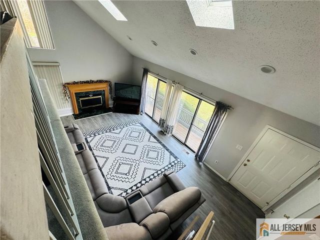 34 Cotoneaster Court, South Brunswick, NJ 08852