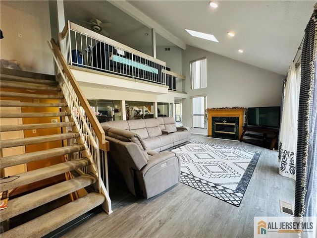 34 Cotoneaster Court, South Brunswick, NJ 08852