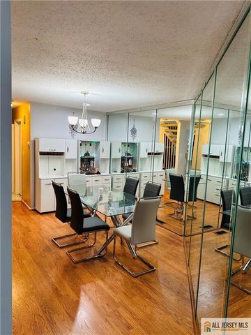 34 Cotoneaster Court, South Brunswick, NJ 08852