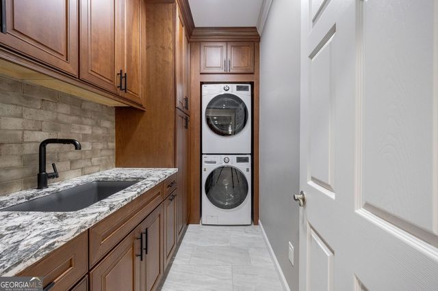 105 Beech Tree Lane, Roswell, GA 30075