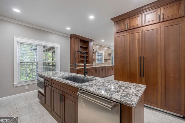 105 Beech Tree Lane, Roswell, GA 30075