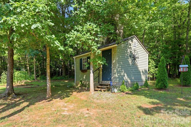 3809 Creek Ridge Drive, Denver, NC 28037
