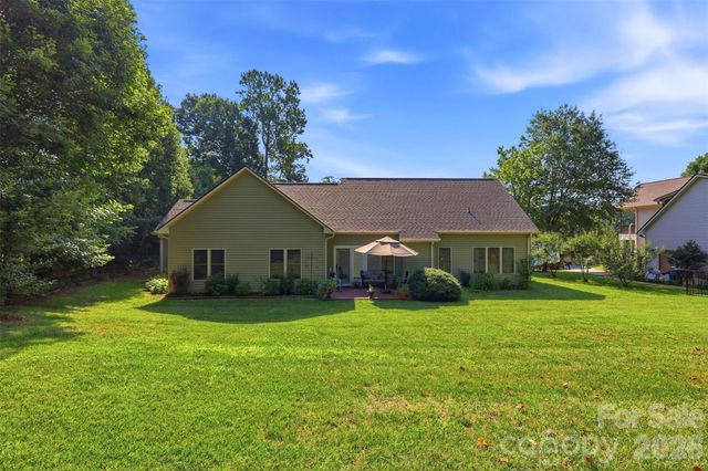 3809 Creek Ridge Drive, Denver, NC 28037