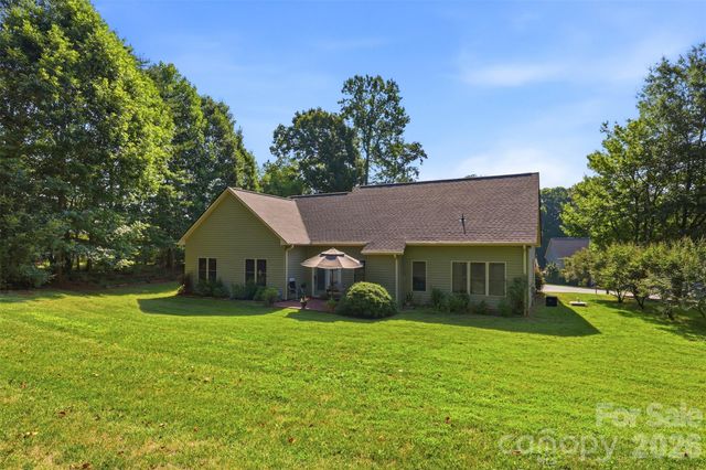 3809 Creek Ridge Drive, Denver, NC 28037
