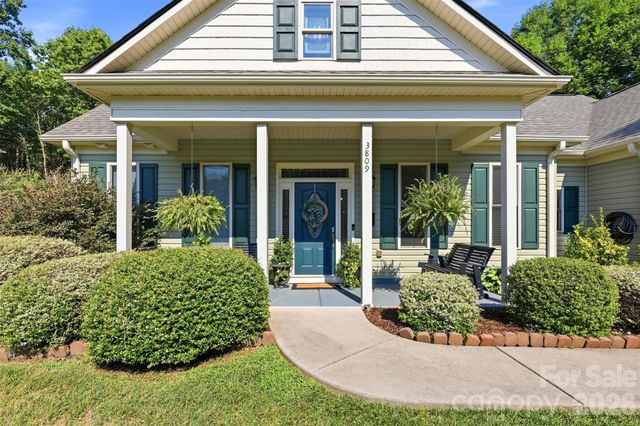 3809 Creek Ridge Drive, Denver, NC 28037