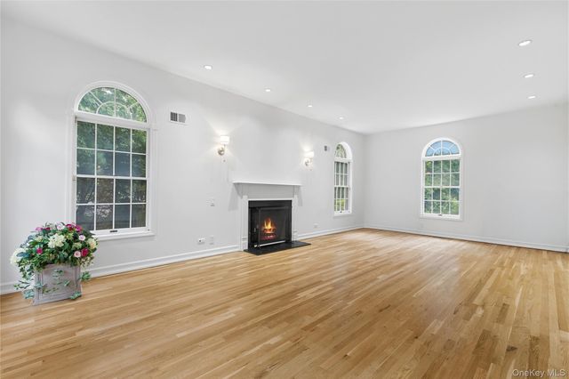 191 Beechmont Drive, New Rochelle, NY 10804
