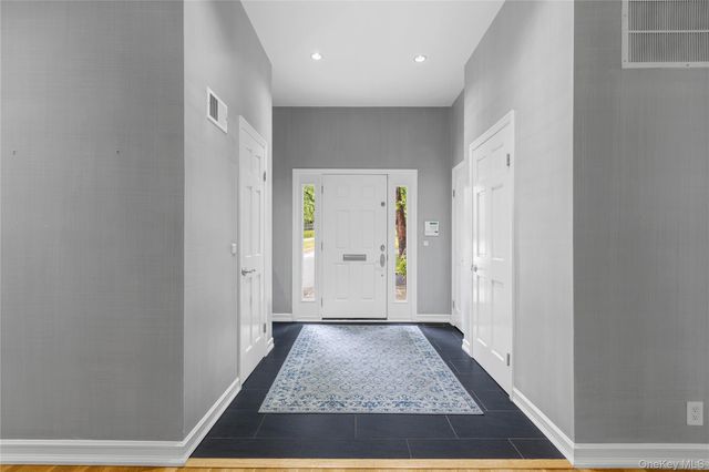 191 Beechmont Drive, New Rochelle, NY 10804