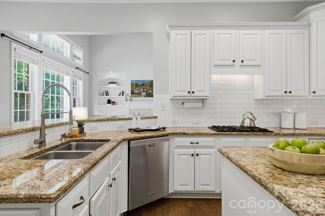 7004 Camrose Crossing Lane, Matthews, NC 28104