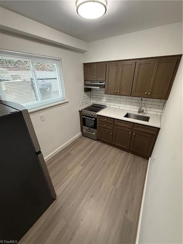 222 N Hawthorne Road A, Winston-salem, NC 27104