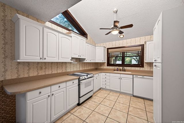 13515 Hollow View St, San Antonio, TX 78232