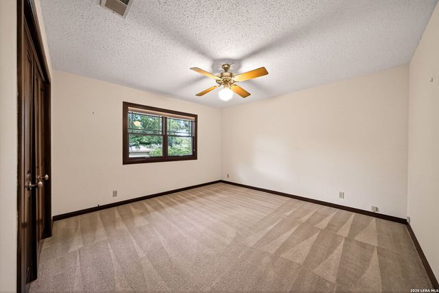 13515 Hollow View St, San Antonio, TX 78232
