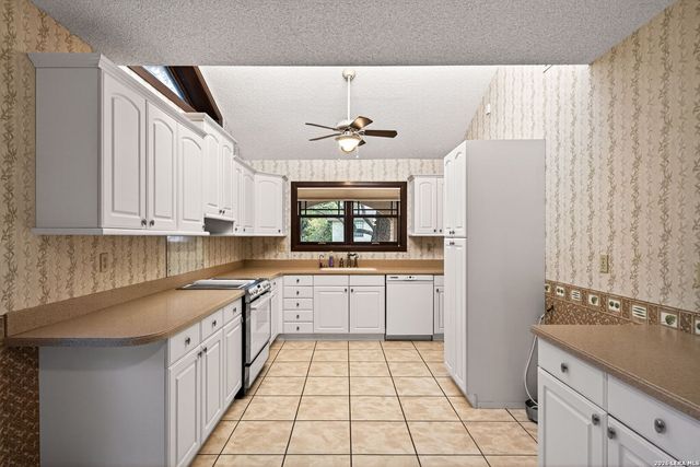 13515 Hollow View St, San Antonio, TX 78232