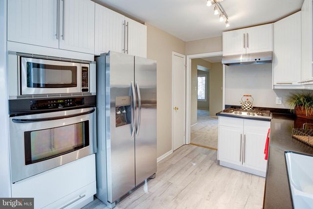 12303 MULBERRY CT, Woodbridge, VA 22192