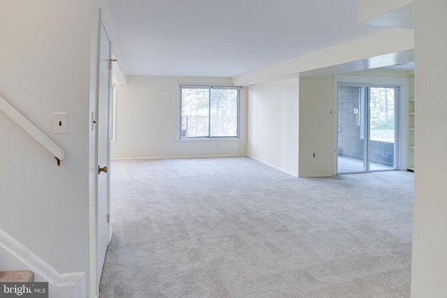12303 MULBERRY CT, Woodbridge, VA 22192