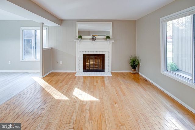 12303 MULBERRY CT, Woodbridge, VA 22192